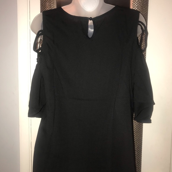 Black Cold Shoulder Shirt - Picture 5 of 5